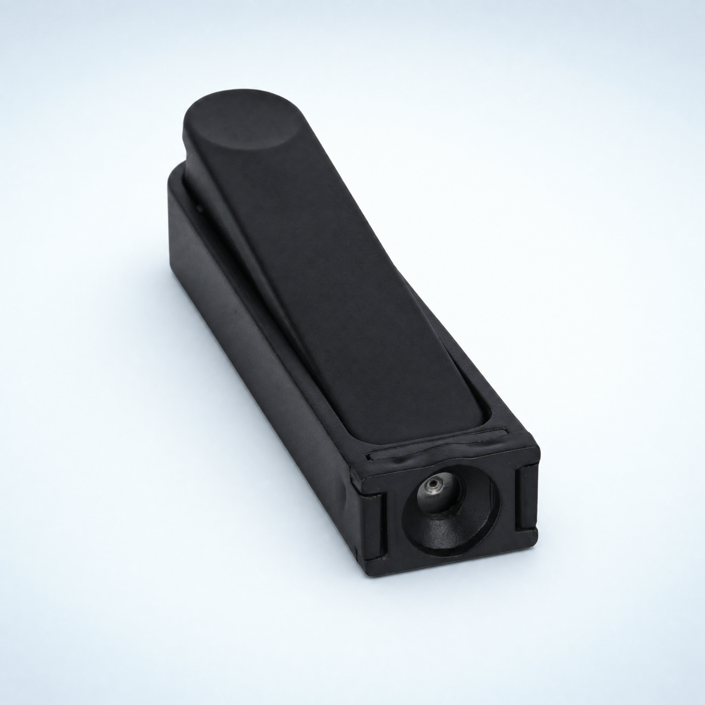 Svalto Sharps Guard travel needle container hero